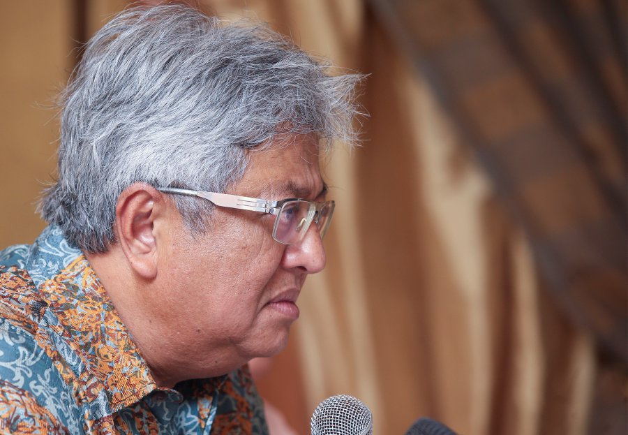 Former law minister Datuk Zaid Ibrahim. In an X post yesterday, Zaid said Malay political parties often set themselves impossible tasks then questioned why they had failed -NSTP FILE