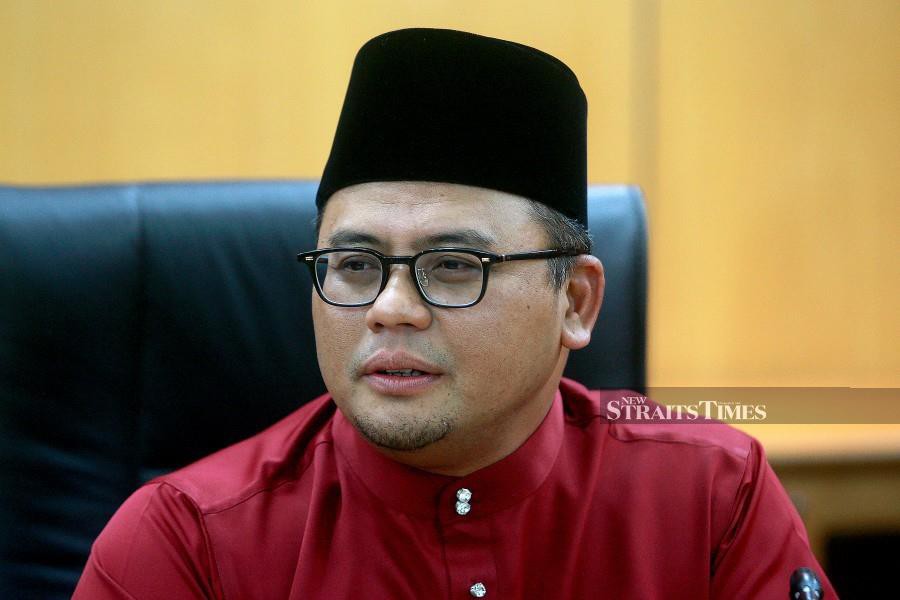 Selangor Menteri Besar Datuk Seri Amirudin Shari said that the current records indicated that the outstanding debt balance with the federal government stood at RM19,207,475.78 during the tabling of the state's 2024 Budget and that Selangor government is expected to settle all its debts with the federal government next year. -NSTP/FAIZ ANUAR 