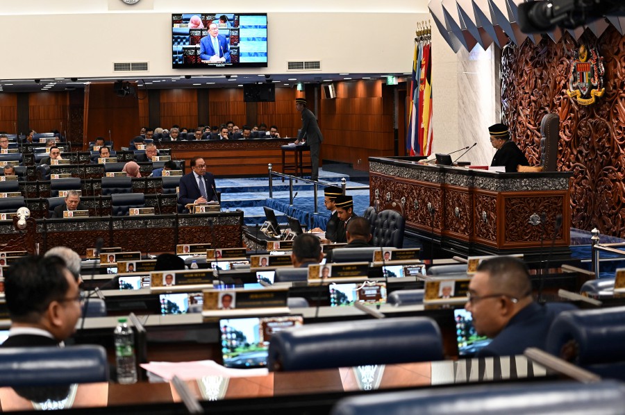 Labuan MP Datuk Suhaili Abdul Rahman said the request to change seats within the Dewan Rakyat signified the four opposition members of Parliament (MPs) who expressed support for the Madani government. -PIC COURTESY OF PENERANGAN
