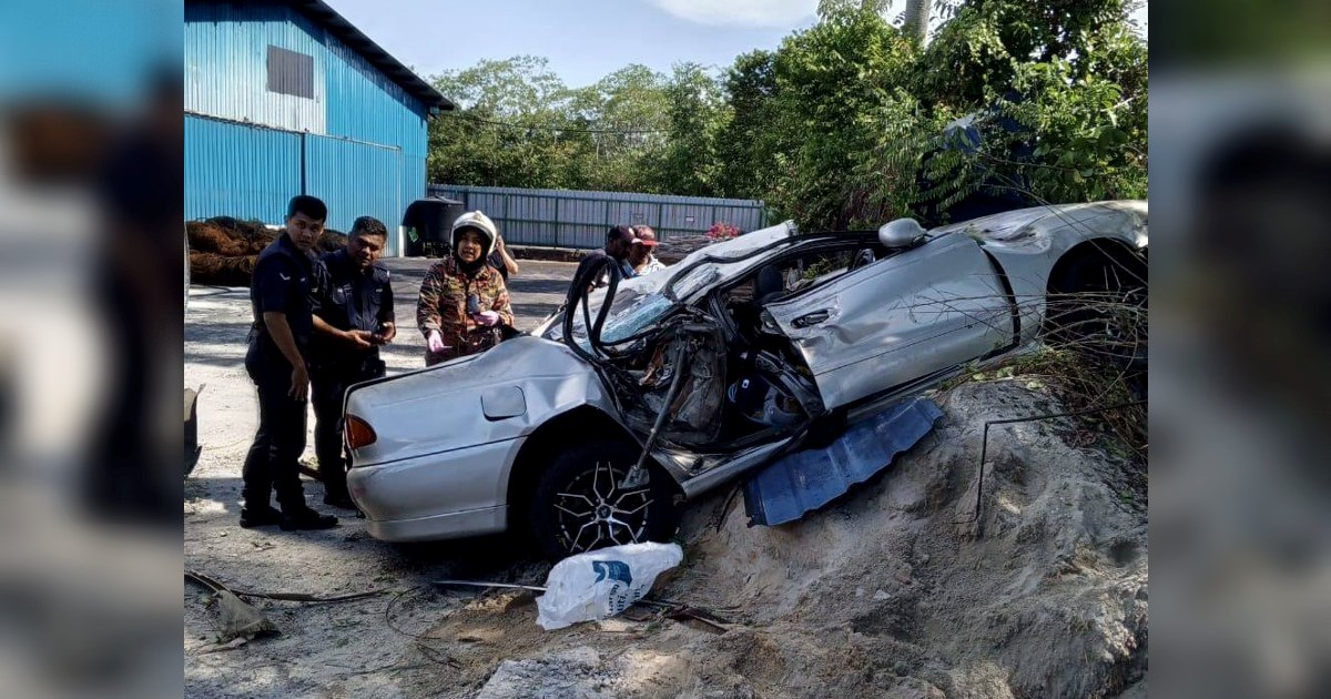 Couple killed, two others injured in crash | New Straits Times