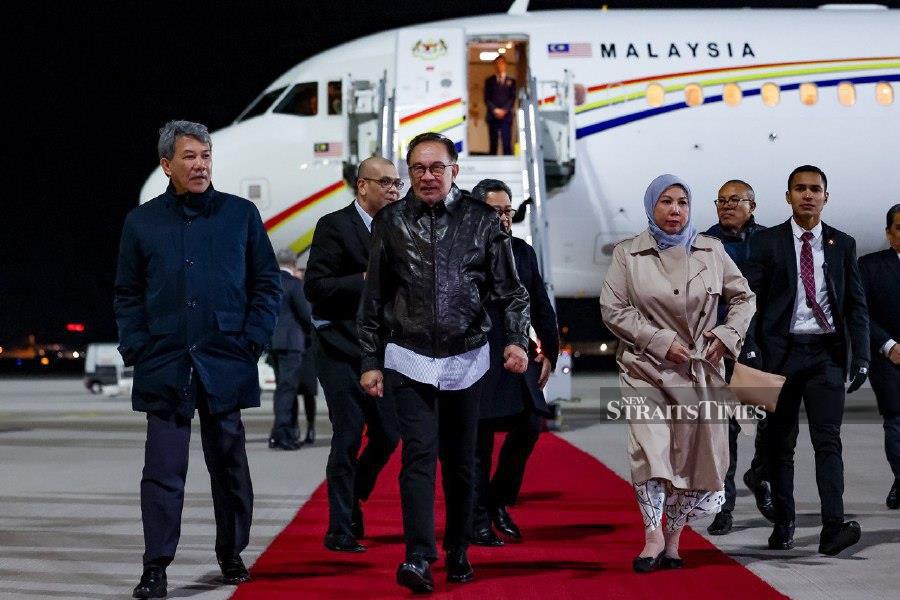 Prime Minister Datuk Seri Anwar Ibrahim has arrived in Berlin accompanied by International Trade and Industry Minister Tengku Datuk Seri Zafrul Tengku Abdul Aziz, as well as Entrepreneur Development and Cooperatives Minister Datuk Ewon Benedick.