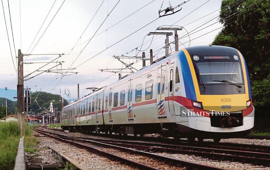 Commuters in the Klang Valley will enjoy free KTM Komuter rides from Jan 24 to 25 in conjunction with Thaipusam. -FILE PIC