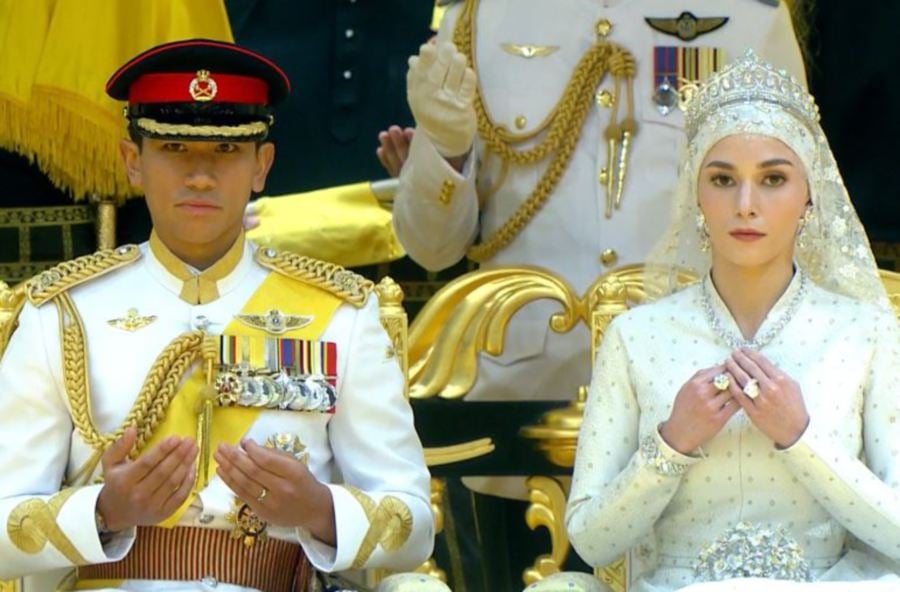 The royal wedding reception of Prince Abdul Mateen Bolkiah and his wife, Dayang Anisha Rosnah, took place at Istana Nurul Iman. -PIC CREDIT: RTB
