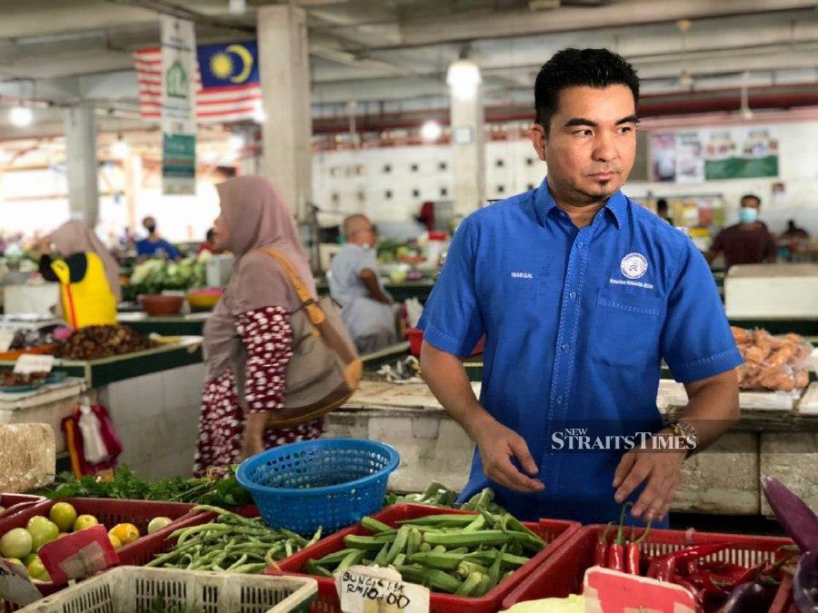 According to the Consumers Association of Kedah (Cake) President Yusrizal Yusoff the prices of essential ingredients, such as flour, eggs, chicken and beef, have remained stable or even decreased. -NSTP FILE/NOORAZURA ABDUL RAHMAN