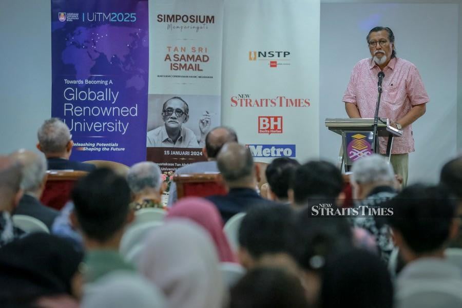 Social and intellectual history professor Datuk Dr Ahmad Murad Merican delivers keynote speech at the Simposium Memperingati Tan Sri A. Samad Ismail organised by Universiti Teknologi Mara’s (UiTM) Communications and Media Studies Faculty, in collaboration with the International Institute of Islamic Thought and Civilisation, International Islamic University Malaysia (ISTAC-IIUM). -NSTP/ASYRAF HAMZAH