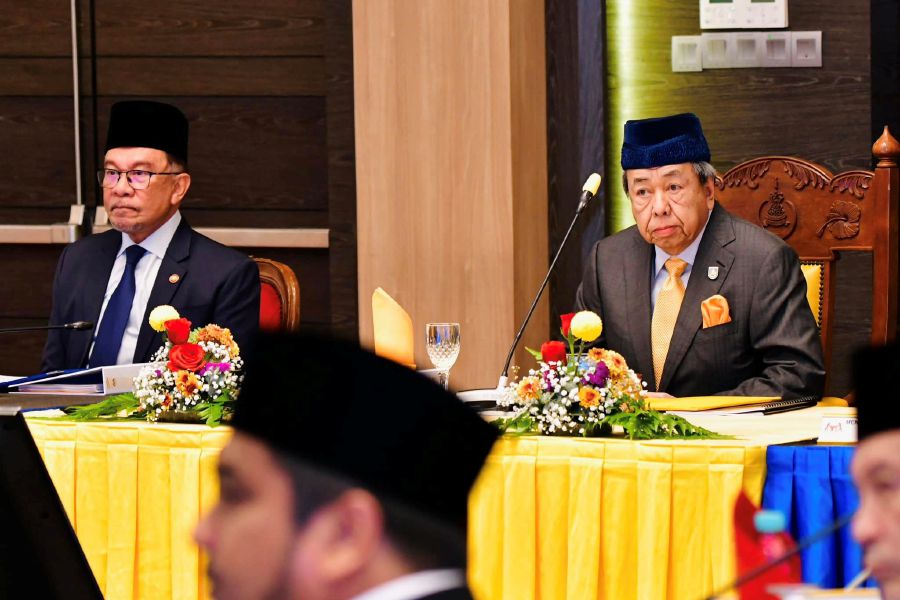 The decree by Sultan of Selangor, Sultan Sharafudin Idris Shah will lessen the political temperature following the recent apex court ruling which nullified 16 provisions under the Kelantan Syariah Criminal Code (1) Enactment 2019. -PIC CREDIT: FACEBOOK/SELANGOR ROYAL OFFICE