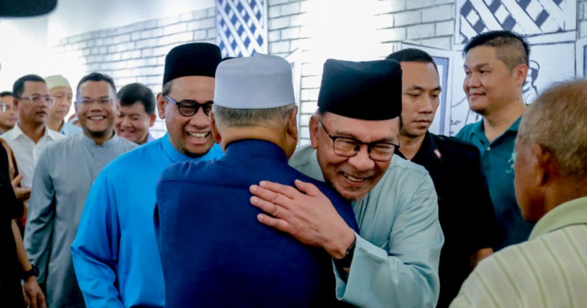 PM meets the people in Bandar Baru Bangi | New Straits Times