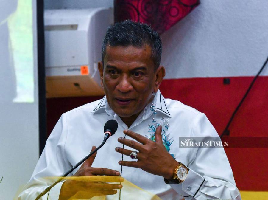 (FILE PHOTO) Department of Community Communications (J-KOM) director-general Datuk Dr Mohammad Agus Yusoff (pic) has confirmed that he has submitted his resignation letter. -NSTP FILE/HAZIRA AHMAD ZAIDI