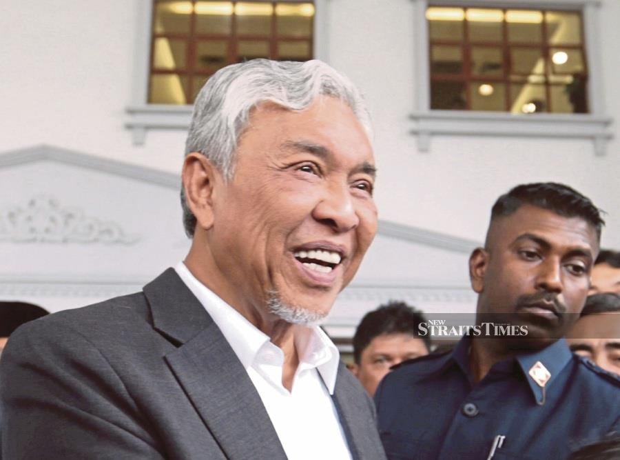 (FILE PHOTO) Datuk Seri Dr Ahmad Zahid Hamidi. The Court of Appeal has set March 18, 2024 as the date for hearing the prosecution's appeal against Ahmad Zahid's acquittal on 40 counts of corruption in connection with the Foreign Visa System (VLN). -NSTP FILE/MOHAMAD SHAHRIL BADRI SAALI