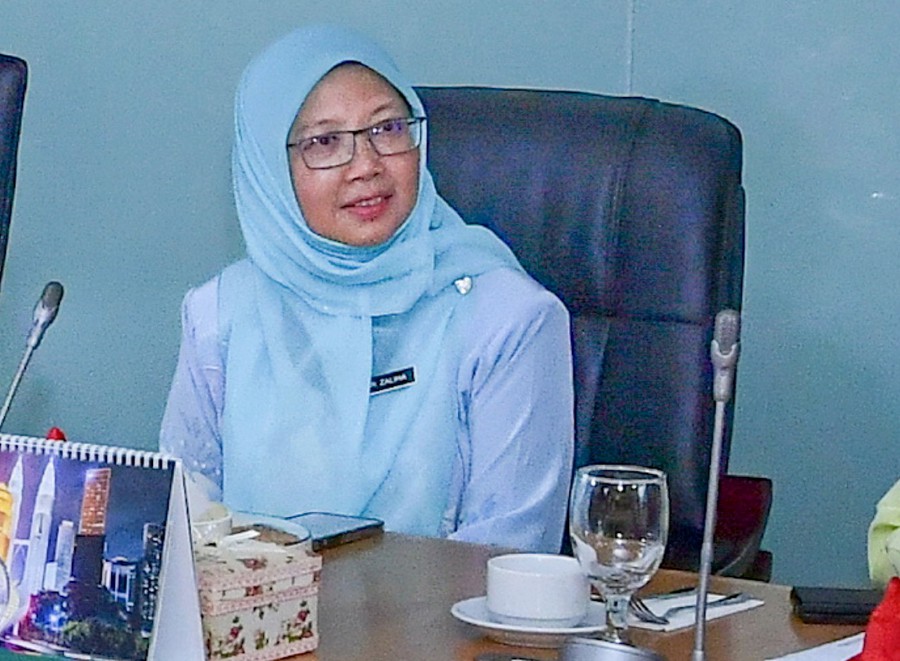 Minister in the Prime Minister’s Department (Federal Territories) Dr Zaliha Mustafa (pic) will discuss the proposal to hold local council elections with the Local Government Development Minister Nga Kor Ming. -BERNAMA PIC