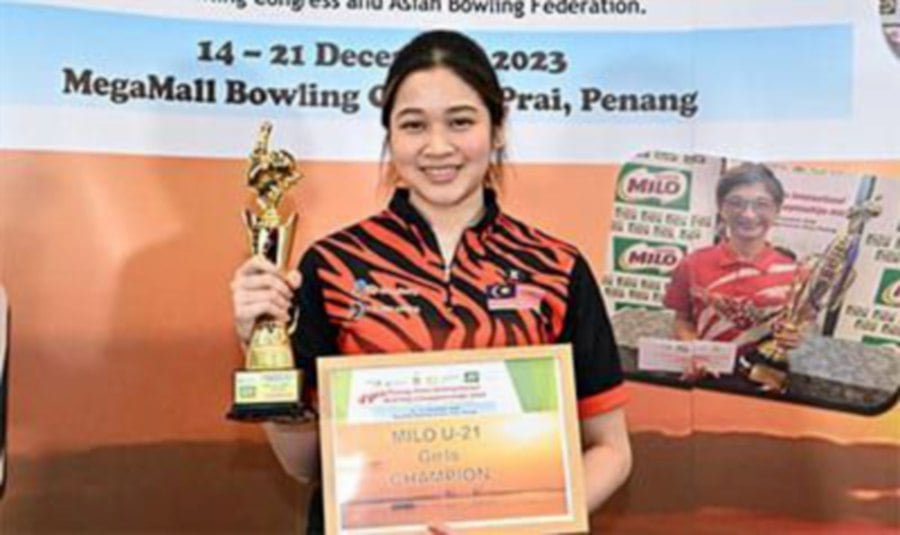 Nur Hazirah Ramli has been rewarded with a spot to represent Malaysia at the inaugural IBF Youth World Cup in Lima, Peru from Jan 19-26. -PIC COURTESY OF ABF 
