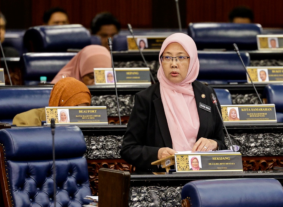 (FILE PHOTO) Health Minister Dr Zaliha Mustafa (pic) said that there are cases where three generations of a family were living together in a cramped environment at a PPR home. -BERNAMA PIC