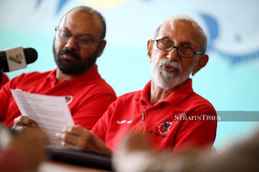 Penang PRM vice-chairman Ravinder Singh (right). -NSTP FILE/MIKAIL ONG