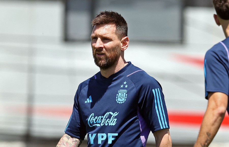 Argentina's forward Lionel Messi at a training session in Ezeiza, Buenos Aires Province ahead of the FIFA World Cup 2026 qualifier football match against Brazil. -AFP/ALEJANDRO PAGNI
