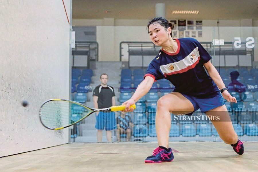 Chan Yiwen hopes to defy the odds in the women's Asian Qualifier at the NSC Courts here, from April 18-21, to win a spot in the World Championships in Cairo from May 9-17. - NSTP/AIZUDDIN SAAD