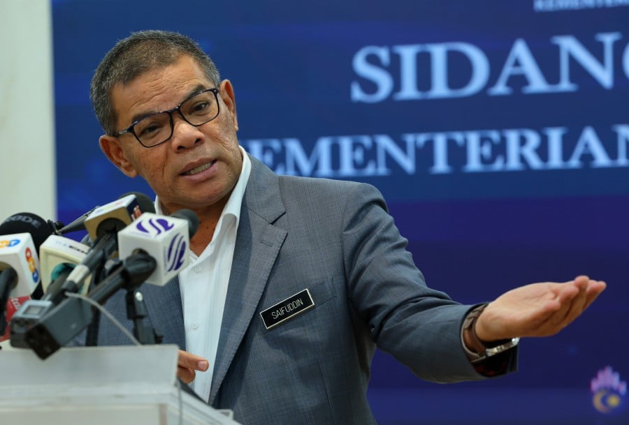 Home Minister Datuk Seri Saifuddin Nasution Ismail said the decision to drop the two proposed amendments was made after taking into consideration all inputs as well as after an intensive engagement session with all stakeholders. -BERNAMA PIC