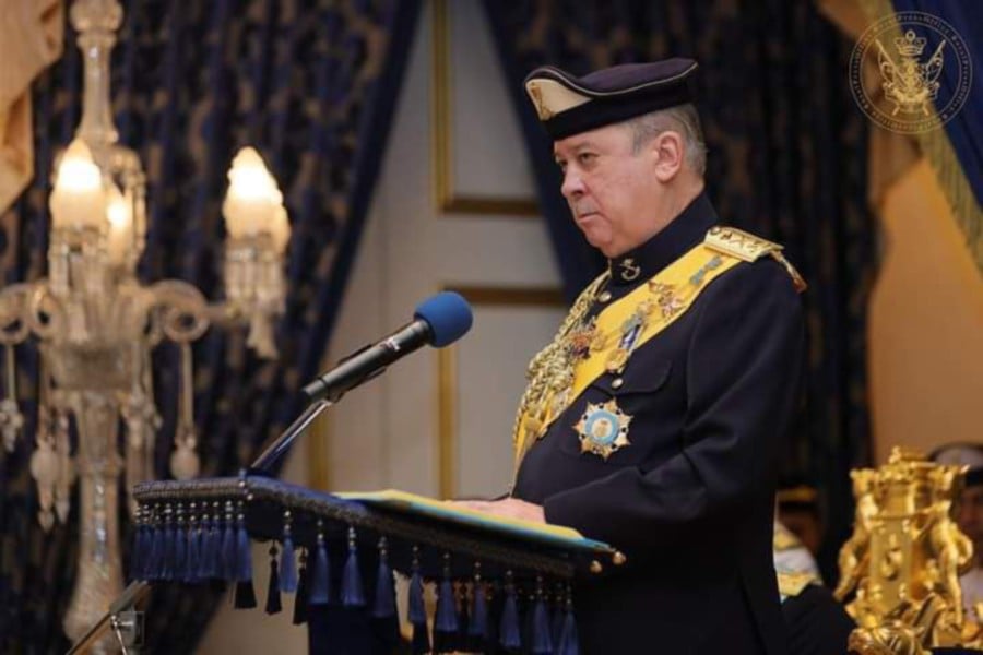 Sultan of Johor Sultan Ibrahim Sultan Iskandar in his royal address in conjunction with the investiture ceremony to mark his 65th birthday at the Istana Besar expressed hope that the people of Johor will not forget him or pretend not to know him once he resides in Istana Negara during his tenure as the Yang Di-Pertuan Agong. -PIC COURTESY OF RPO