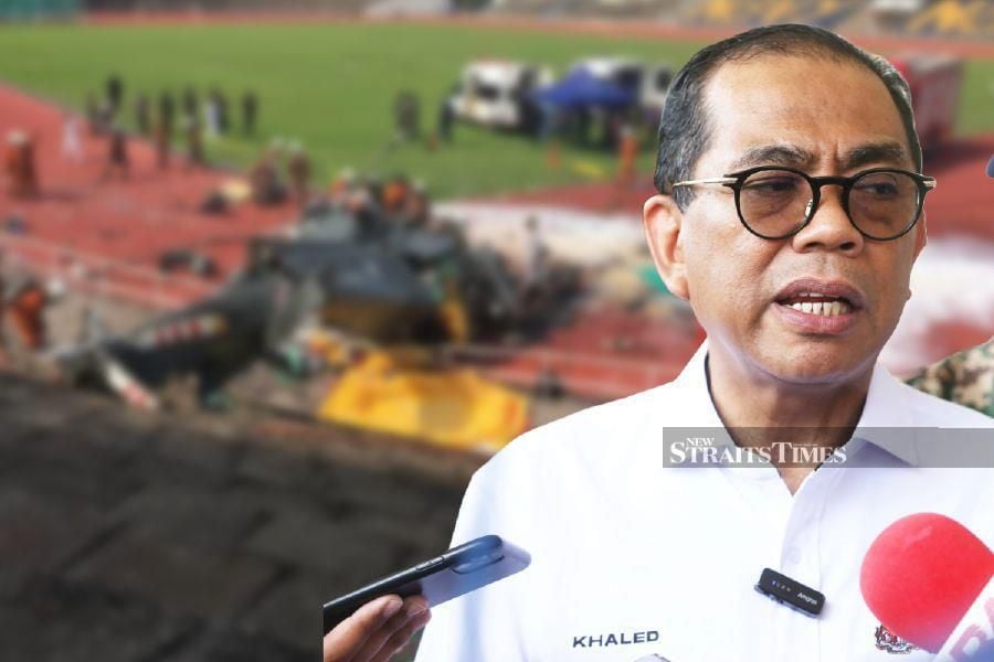 Defence Minister Datuk Seri Khaled Nordin confirmed that Royal Malaysian Navy (RMN) might consider postponing its 90th anniversary celebrations following a helicopter crash. -NSTP/ROHANIS SHUKRI
