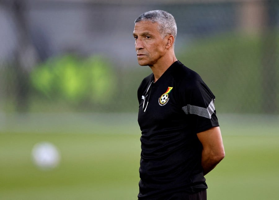 (FILE PHOTO) Chris Hughton was fired as coach of Ghana after their elimination from the Africa Cup of Nations was confirmed. -REUTERS/Hamad I Mohammed