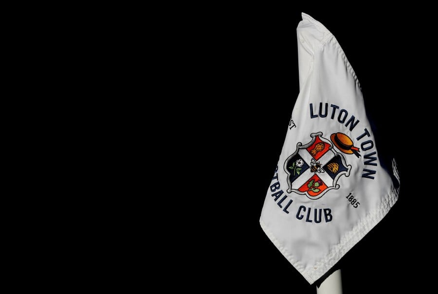 Rob Edwards (Luton Town) diz que é uma falta de respeito descartar o clube  após três jogos