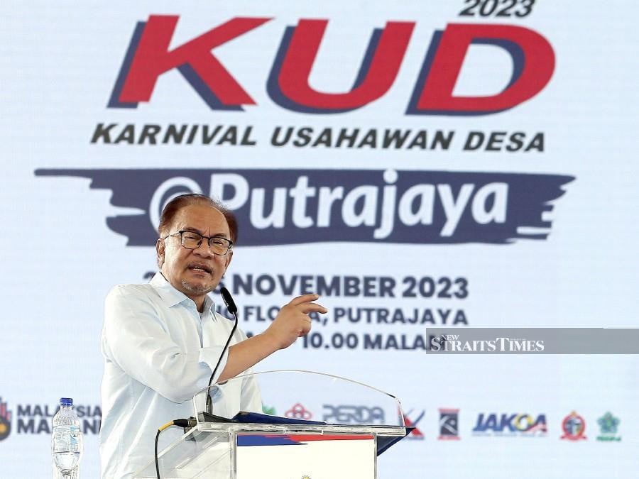 Prime Minister Datuk Seri Anwar Ibrahim at the five-day carnival held at Anjung Floria. -NSTP/SAIFULLIZAN TAMADI