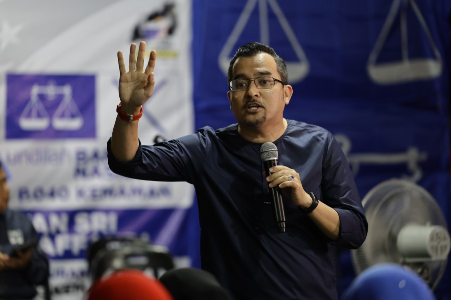 Umno secretary-general Datuk Dr Asyraf Wajdi Dusuki Asyraf believes there should be at least one representative in Terengganu who can speak for the people here and the decision lies in the hands of the voters. -BERNAMA PIC