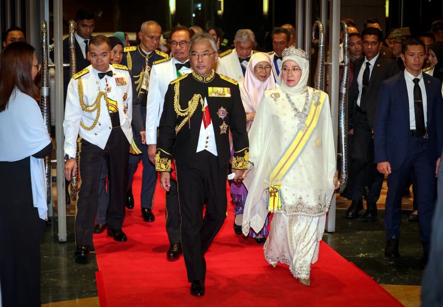  Al-Sultan Abdullah Ri’ayatuddin Al-Mustafa Billah Shah and his wife Tunku Azizah Aminah Maimunah Iskandariah. -BERNAMA PIC