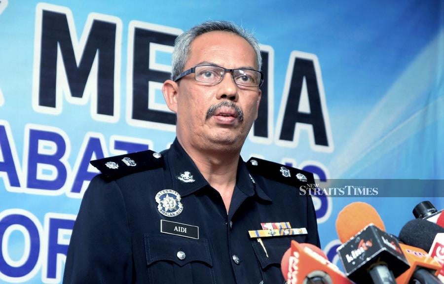Port Dickson district police chief Supt Aidi Sham Mohamed. -NSTP FILE/HASRIYASYAH SABUDIN