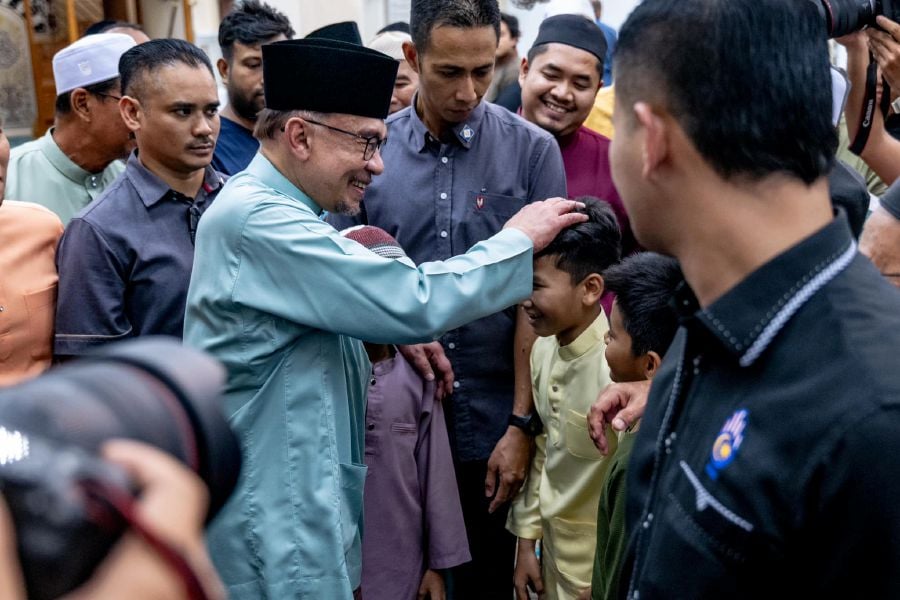 Prime Minister Datuk Seri Anwar Ibrahim has called on Muslims to optimise opportunities available during Ramadan. -PIC CREDIT: FACEBOOK/ANWAR IBRAHIM