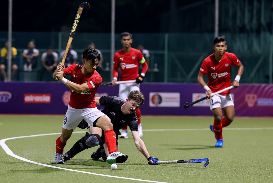Many fans, as well as former hockey players, have given up hope on Malaysia doing well in the Junior World Cup (JWC) at the National Stadium in Bukit Jalil on Dec 5-16. BERNAMA FILE PIC
