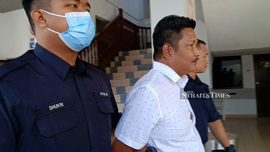 A part-time worker pleaded not guilty in the Ayer Keroh magistrate’s court to a charge of defaming the Melaka Yang Dipertua Negeri, the Melaka Mufti and the chairman of Melaka Sentral Sdn Bhd through a TikTok video. -NSTP/MEOR RIDUWAN MEOR AHMAD
