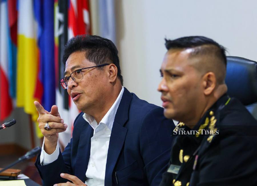 MACC chief commissioner Tan Sri Azam Baki said 231 bank accounts, including mule accounts, involving more than RM17 million have been frozen. NSTP Pic
