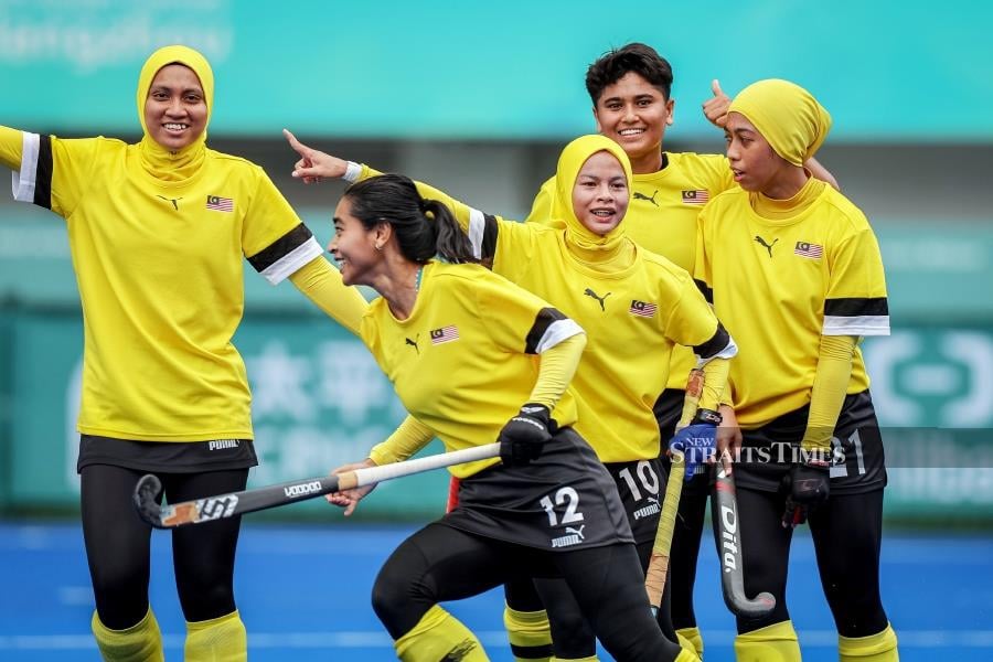 (FILE PHOTO) The Malaysian women's hockey team. -NSTP FILE/ASYRAF HAMZAH