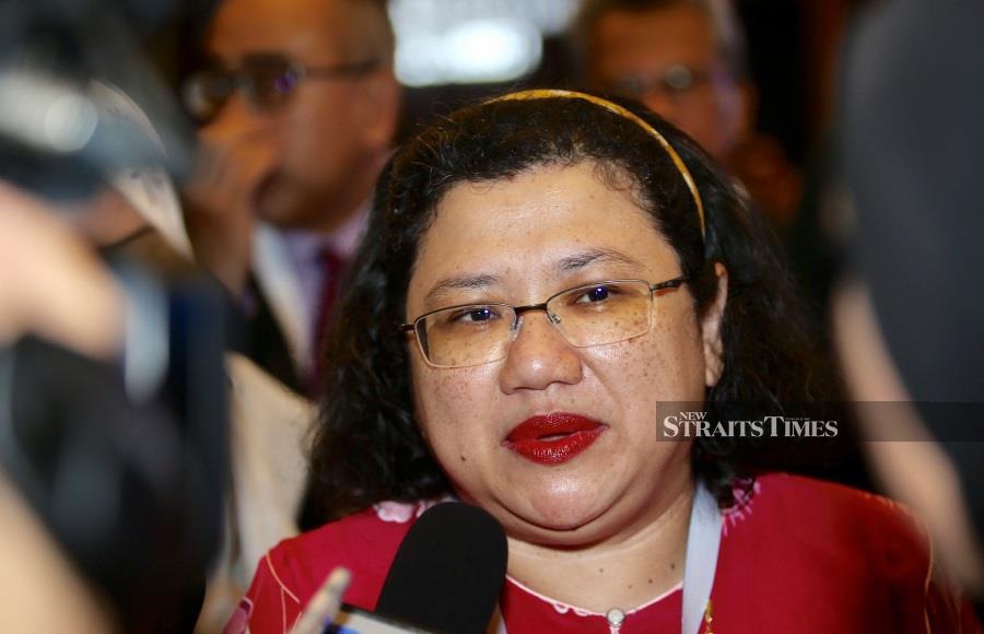 (FILE PHOTO) Auditor General Datuk Wan Suraya Wan Mohd Radzi said that the auditor general will be probing the recent Public Accounts Committee report related to the defective Covid-19 ventilators supplied to the government. -NSTP FILE