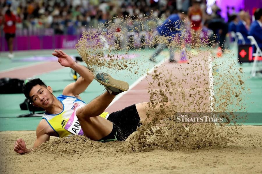 Andre Anura failed to challenge the favourites in the men’s long and triple jump events. -NSTP/ASYRAF HAMZAH