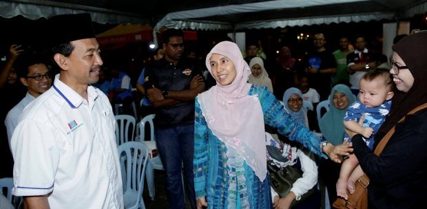 Nurul Izzah 'thanks' Najib for MRT launch, says it 