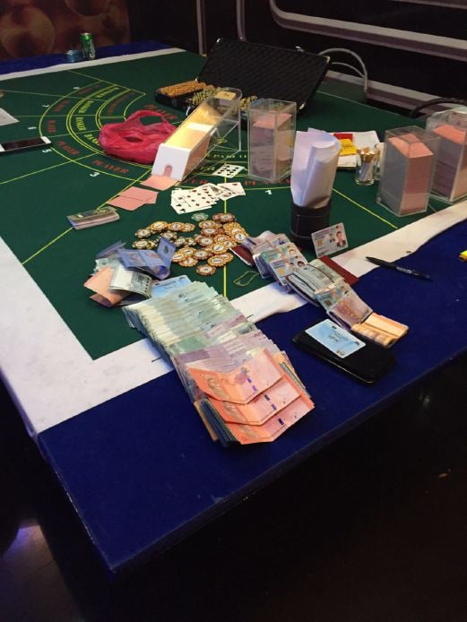 Police Arrest 15 People For Gambling