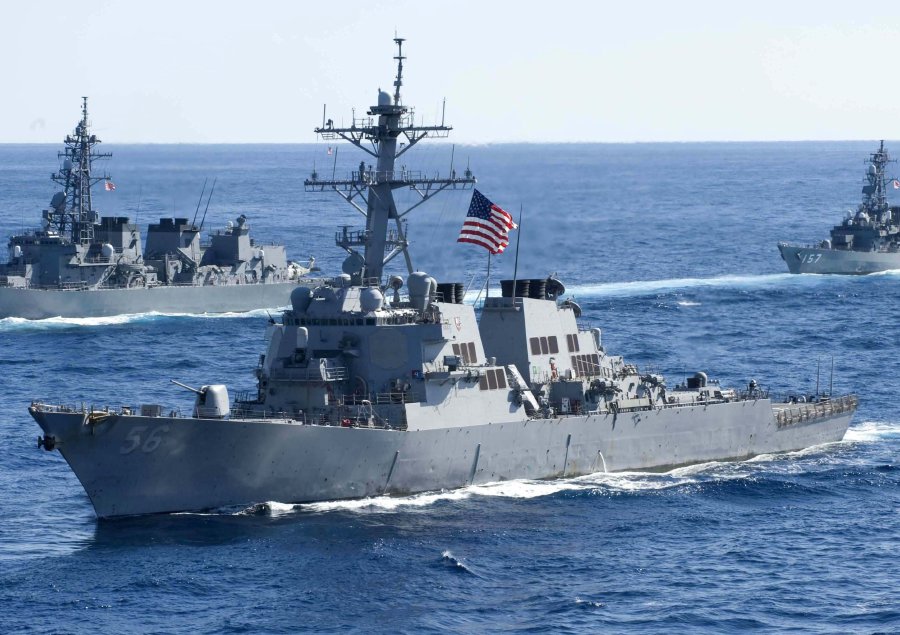 (Update) US destroyer collision in Malacca Straits: 10 sailors missing ...