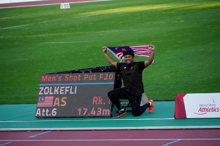Ziyad Zolkefli celebrates winning the World Championships gold in Japan today. - Pic credit Facebook/National Sports Council 