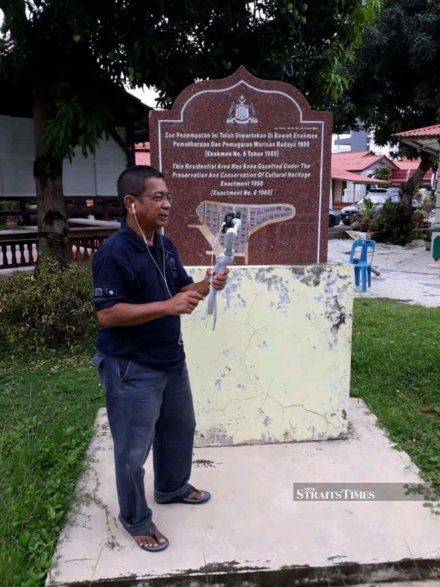 Virtual tours enable faraway visitors to join tourist guides like Shaukani Abbas on an on-site tour of the historic and charming village of Kampung Morten.