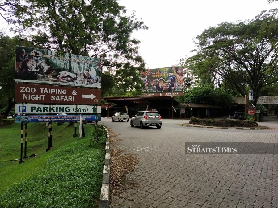 Amid reports that the Taiping Zoo is expected to see a loss of about RM600,000 this year, Energy and Natural Resources Minister Datuk Dr Shamsul Anuar Nasarah said short-term assistance was given to cover the cost of food and medicine of the wildlife there and for sanitation of the premises. - NSTP/MUHAMMAD ZULSYAMINI SUFIAN SURI. 