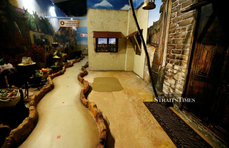 The Gallery of Rehlah Nabawiyyah tells stories of its exhibits via impressive dioramas.