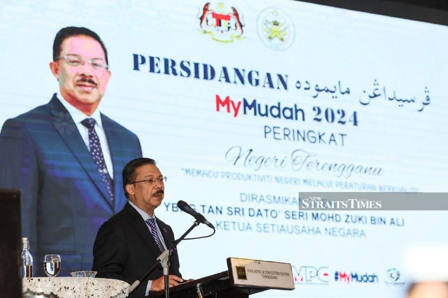 Chief Secretary to the Government, Tan Sri Mohd Zuki Ali, revealed that the level of productivity per worker in Malaysia rose to RM96,692 in 2023, marking an increase from RM95,858 in 2022. NSTP/GHAZALI KORI